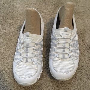 Skechers sneakers white